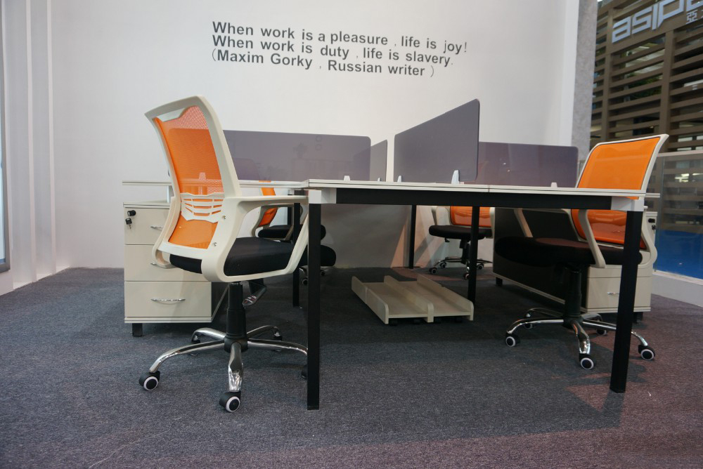 Desk 1023